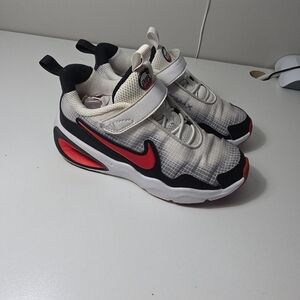 Nike Kids Shoes in White and Red